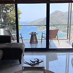 Mavinin Ve Yesilin Dansi * Marmaris
