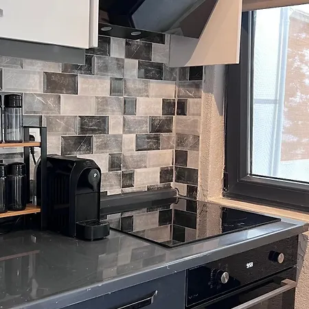 아파트 Mavinin Ve Yesilin Dansi *