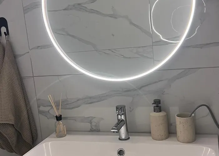 Mavinin Ve Yesilin Dansi Apartment