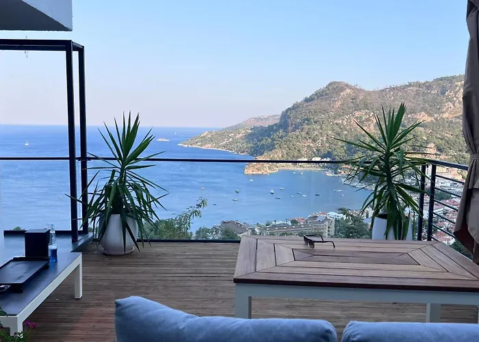 Mavinin Ve Yesilin Dansi Apartment