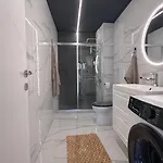Mavinin Ve Yeşilin Dansı *