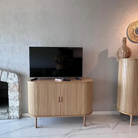 Mavinin Ve Yeşilin Dansı Daire Marmaris