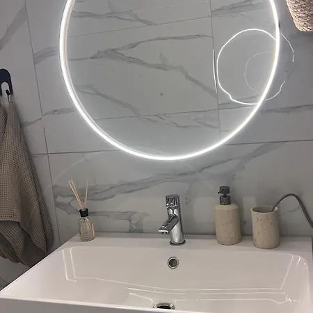 Mavinin Ve Yeşilin Dansı Daire