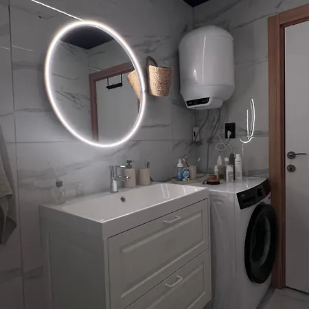 Mavinin Ve Yeşilin Dansı Daire *