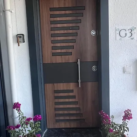 Mavinin Ve Yeşilin Dansı Marmaris