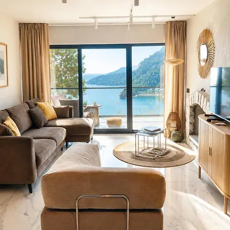 Mavinin Ve Yesilin Dansi, Panoramik Manzara, 75m2 アパート マルマリス