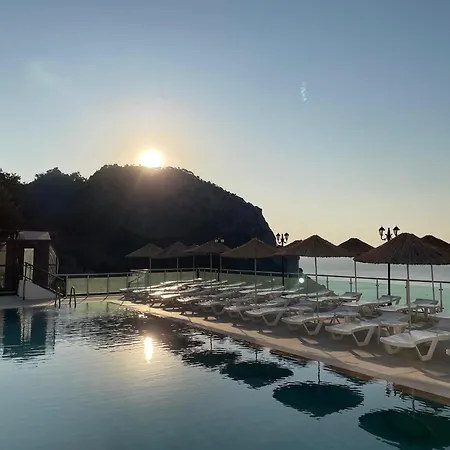 Lejlighed Mavinin Ve Yesilin Dansi *