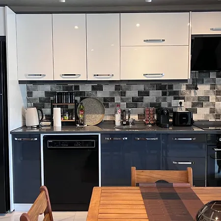 Mavinin Ve Yesilin Dansi * Marmaris