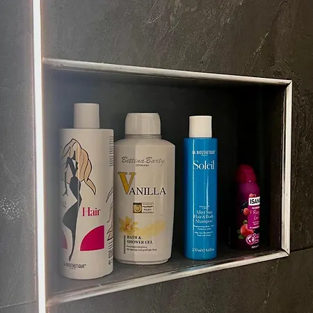 Apartamento Mavinin Ve Yesilin Dansi *