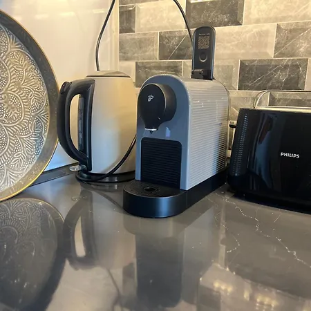 Mavinin Ve Yesilin Dansi Apartamento